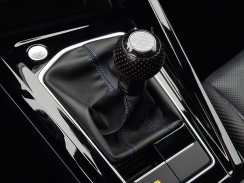 Used 2024 Volkswagen Golf R image 15