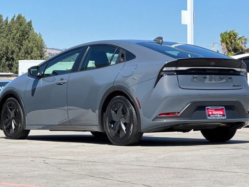 Used 2023 Toyota Prius Prime FWD image 3