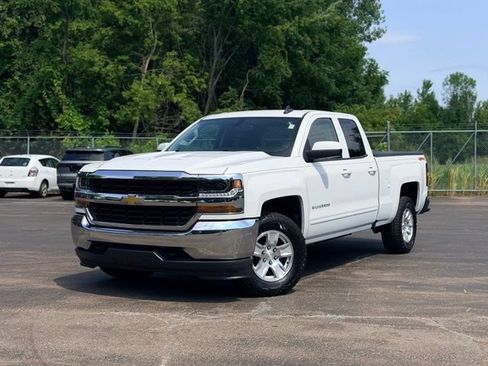 Used 2019 Chevrolet Silverado 1500 LT AWD/4WD image 2