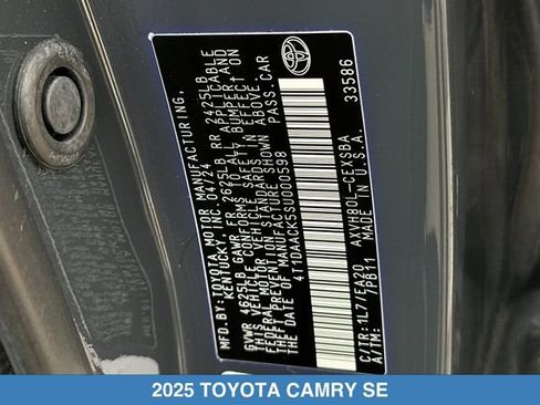 Used 2025 Toyota Camry SE FWD image 30