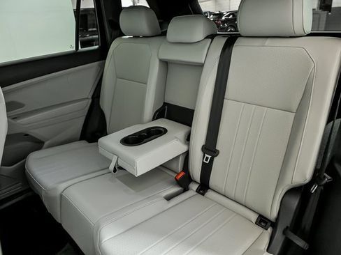 Certified 2024 Volkswagen Tiguan SE R-Line image 14