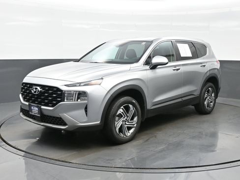 Certified 2023 Hyundai Santa Fe SE image 2
