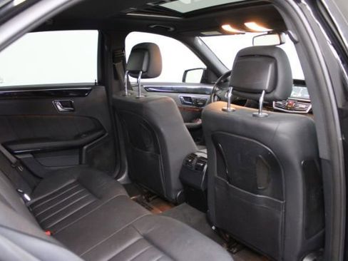 Used 2010 Mercedes-Benz E 550 Sedan w/ Premium 1 Pkg image 28