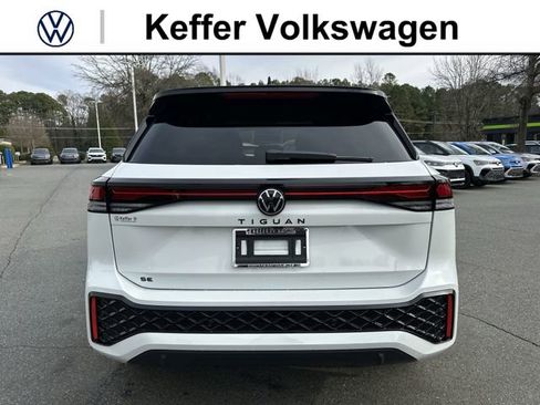 New 2026 Volkswagen Tiguan SE R-Line FWD image 4