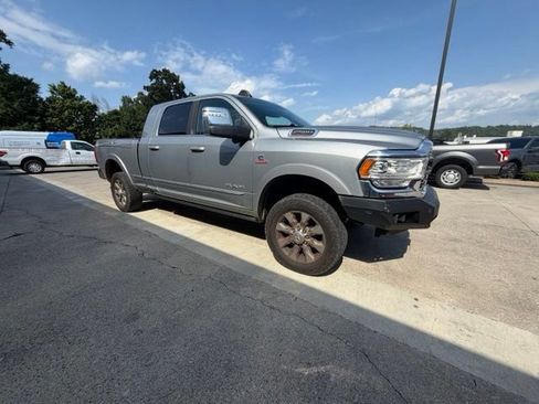 Used 2024 RAM 2500 Limited AWD/4WD image 37