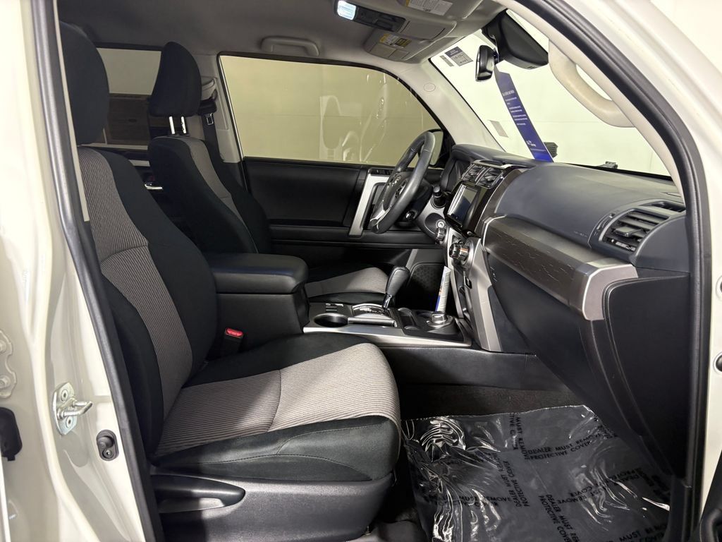 Used 2020 Toyota 4Runner 4WD image 33
