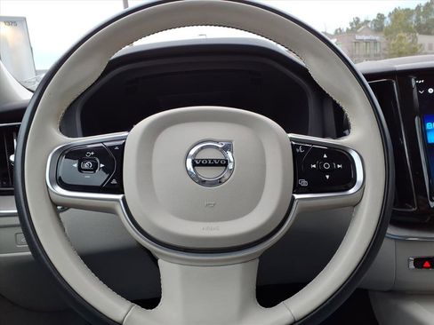 Certified 2023 Volvo XC60 B5 Plus w/ Protection Package Premier image 27