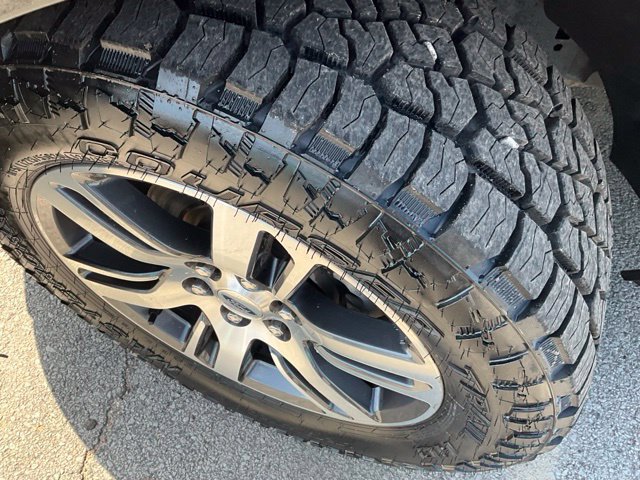 Used 2022 Ford Expedition XLT RWD image 4