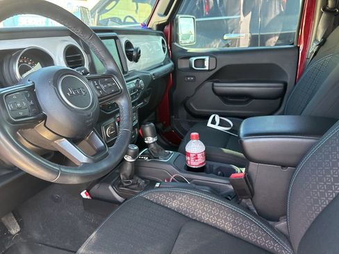 Used 2021 Jeep Wrangler Unlimited Islander image 11