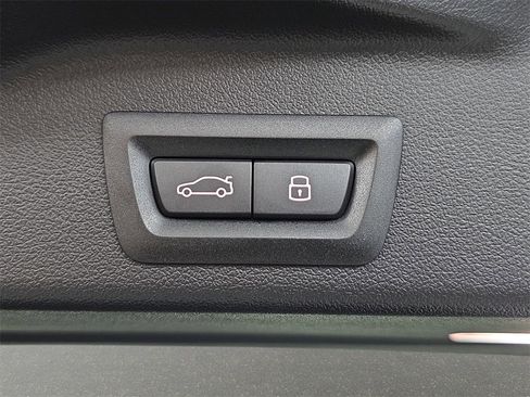 New 2026 BMW X5 M60i image 13