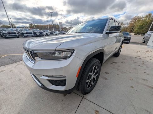 New 2025 Jeep Grand Cherokee Limited image 8