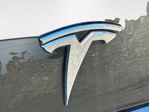 Used 2022 Tesla Model X image 5