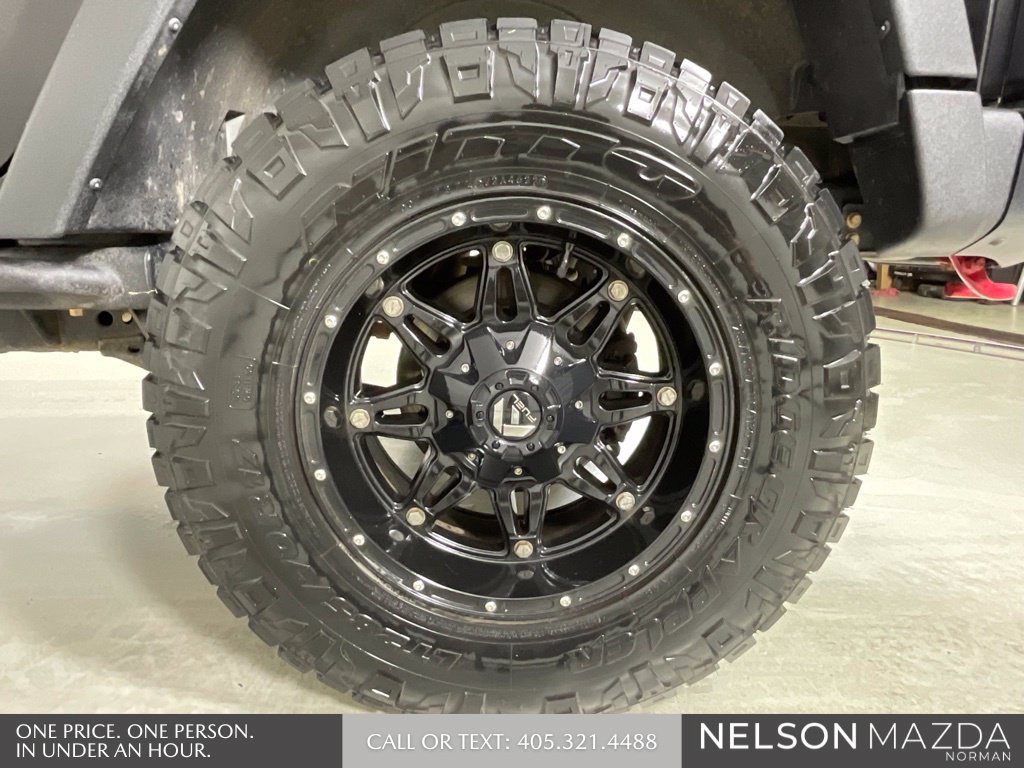Used 2017 Jeep Wrangler Unlimited Rubicon AWD/4WD image 10