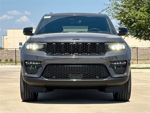 New 2025 Jeep Grand Cherokee Limited w/ Luxury Tech Group II image 3