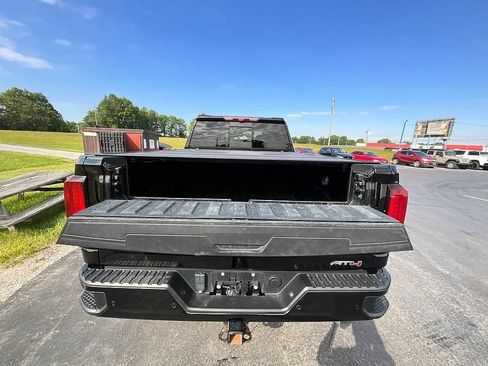 Used 2023 GMC Sierra 2500 AT4 w/ AT4 Premium Plus Package AWD/4WD image 7