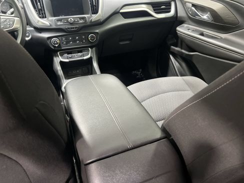 Used 2024 GMC Terrain SLE AWD/4WD image 20