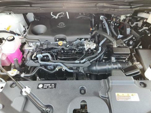 Used 2026 Toyota Sienna XLE FWD image 34