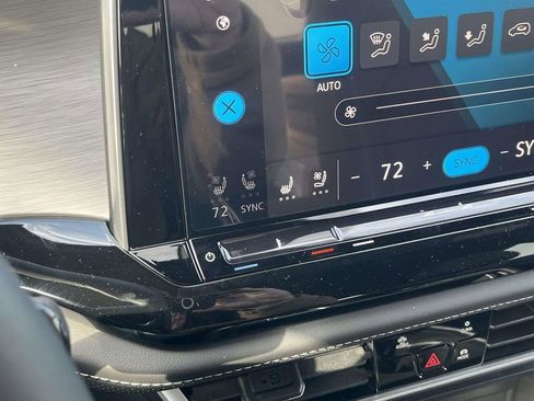 New 2026 Volkswagen Atlas Cross Sport SE AWD/4WD image 19