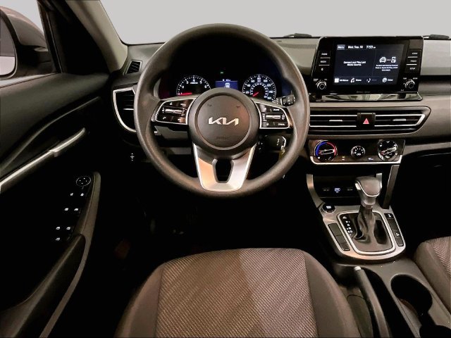 Used 2022 Kia Seltos LX AWD/4WD image 5