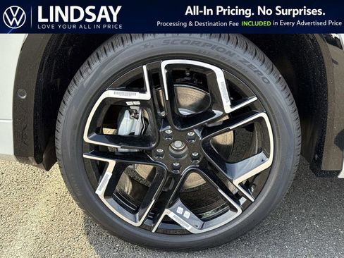 New 2026 Volkswagen Tiguan SEL R-Line AWD/4WD image 8