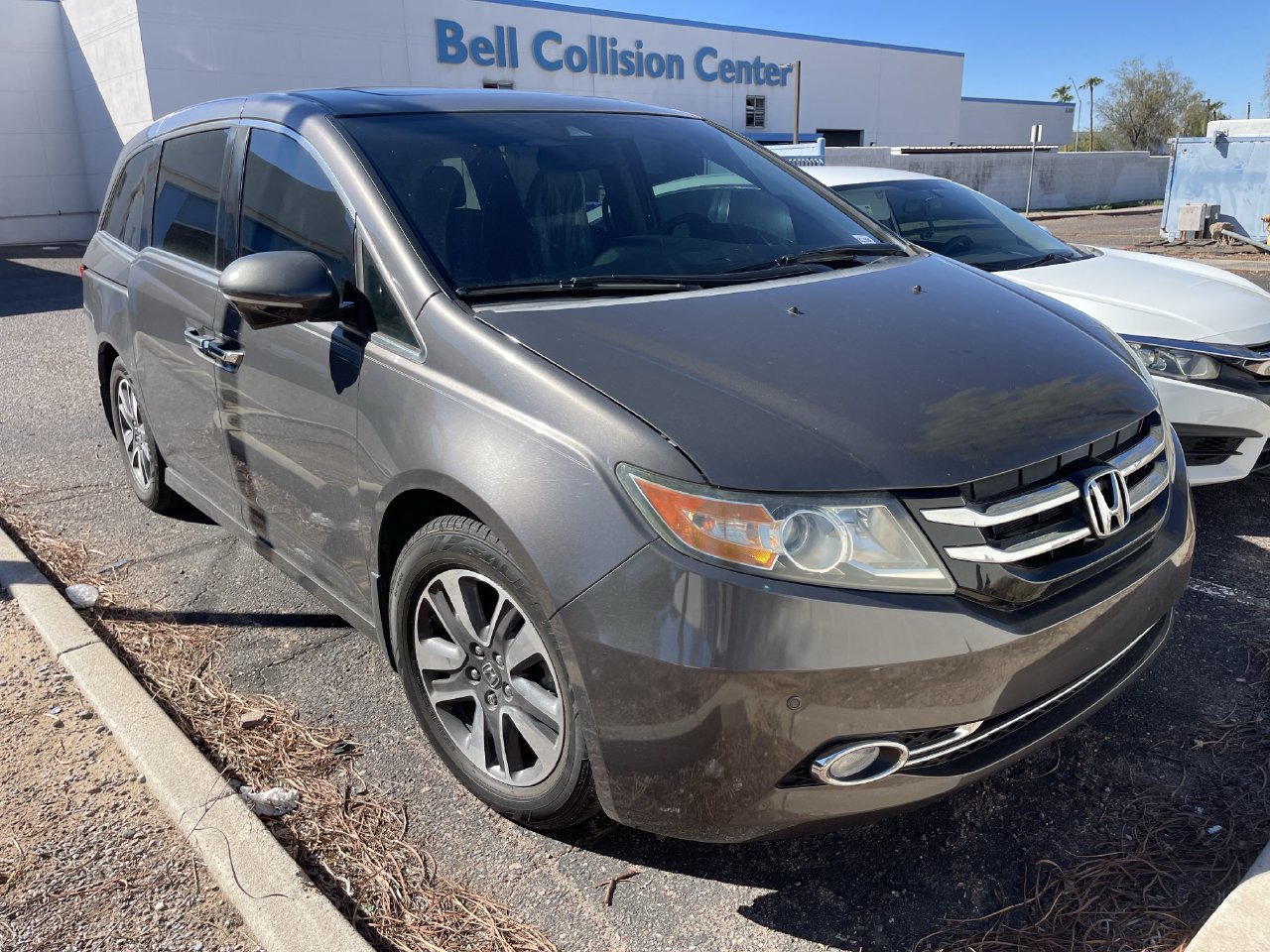 Used 2016 Honda Odyssey Touring Elite image 3