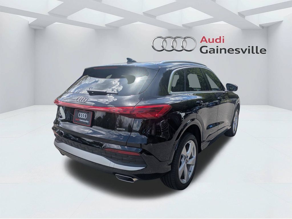 Used 2025 Audi Q5 Premium Plus w/ Premium Plus AWD/4WD image 5