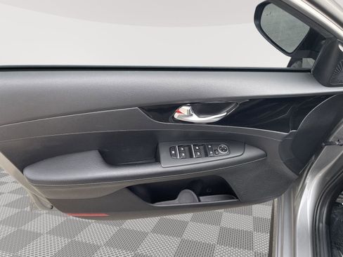 Used 2022 Kia Forte GT-Line w/ GT-Line Technology Package FWD image 19