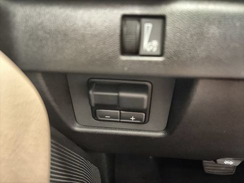 Certified 2025 GMC Canyon Denali AWD/4WD image 18