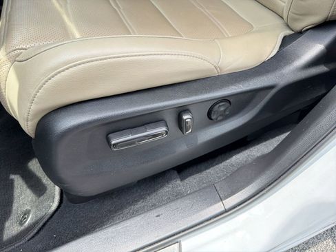 Used 2022 Honda CR-V Touring image 14