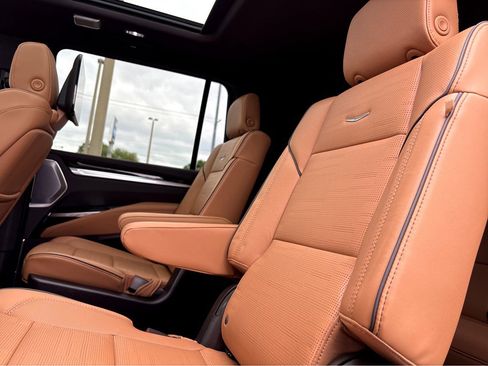 Used 2026 Cadillac Escalade ESV Luxury w/ Touring Package RWD image 15