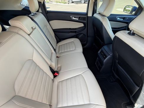 Used 2020 Ford Edge SEL image 11