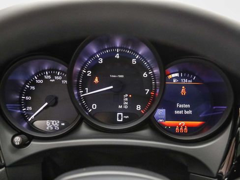 Certified 2026 Porsche Macan AWD/4WD image 28