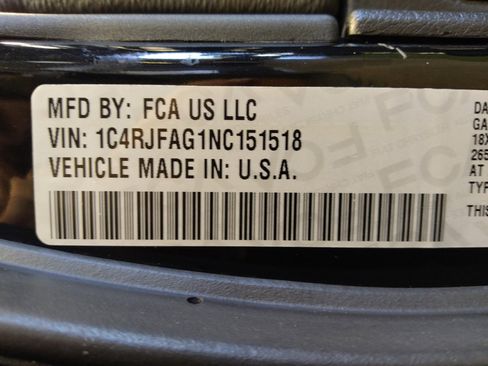 Used 2022 Jeep Grand Cherokee Laredo E w/ Security & Convenience Group AWD/4WD image 33