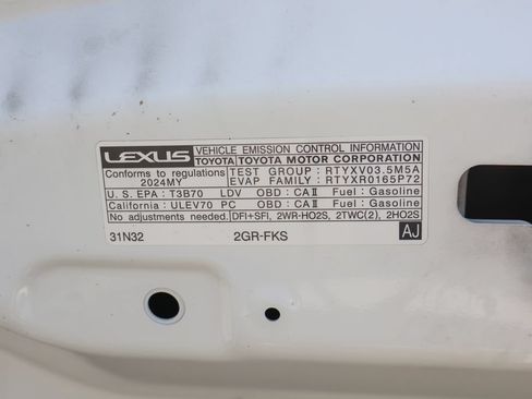 Used 2024 Lexus IS 350 F Sport w/ Navigation Package RWD image 15