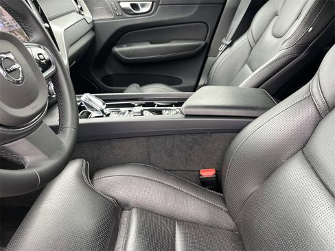 Used 2024 Volvo XC60 T8 Ultimate w/ Protection Package Premier image 24