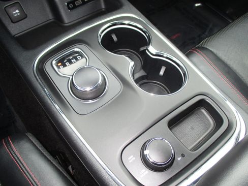 Used 2017 Dodge Durango R/T image 29