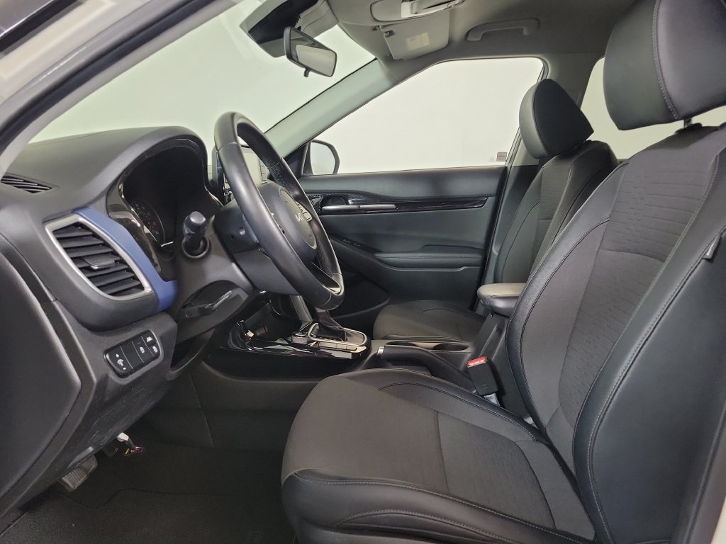 Used 2023 Kia Seltos S FWD image 13