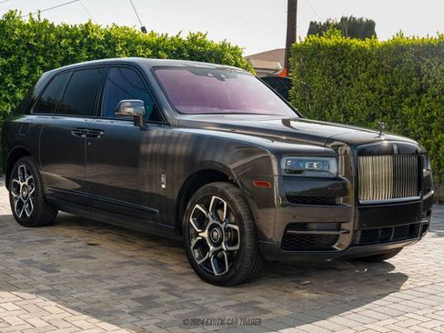 Used 2020 Rolls-Royce Cullinan Black Badge AWD/4WD image 12