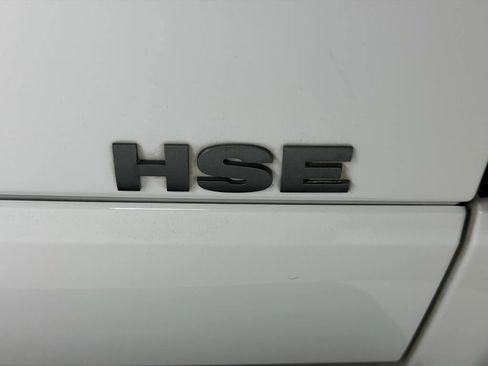 Used 2016 Land Rover LR4 HSE AWD/4WD image 40