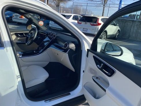 Used 2025 Mercedes-Benz GLC 350e 4MATIC image 24