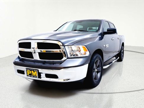 Used 2017 RAM 1500 Classic SLT image 4