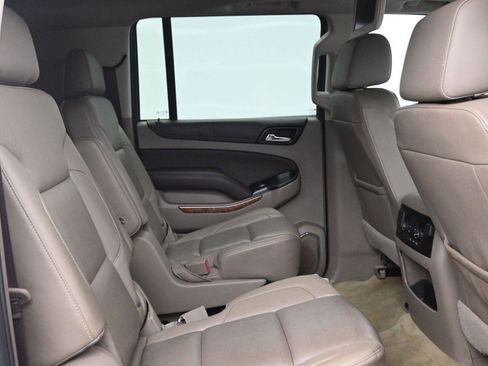 Used 2017 Chevrolet Suburban Premier image 12