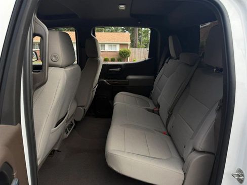 Used 2019 GMC Sierra 1500 SLE w/ SLE Value Package AWD/4WD image 18