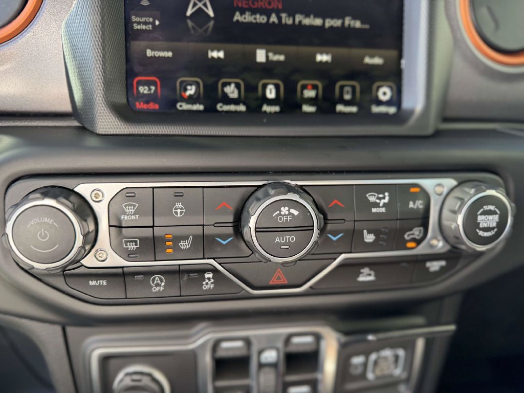 Used 2023 Jeep Gladiator Mojave w/ LED Lighting Group AWD/4WD image 23