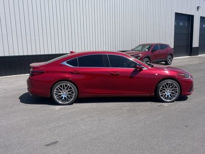 Used 2019 Lexus ES 350 F Sport w/ Accessory Package 2