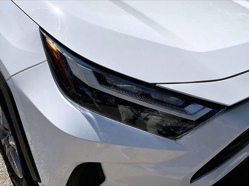 Used 2022 Toyota RAV4 XLE image 33