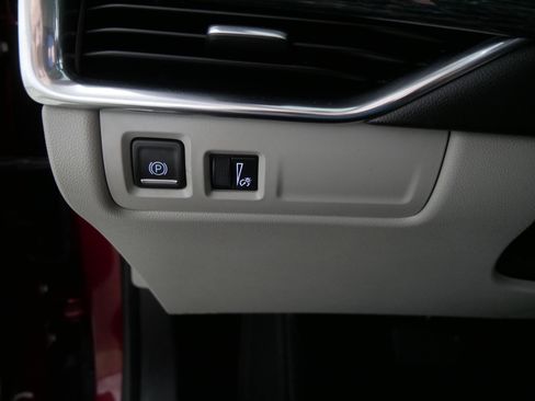 Used 2019 Cadillac XT4 Premium Luxury image 26