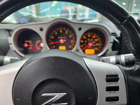 Used 2004 Nissan 350Z Enthusiast w/ Aerodynamics Pkg image 14