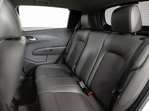 Used 2015 Chevrolet Sonic LTZ image 19