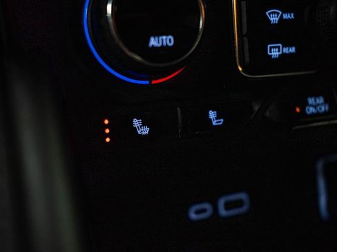 Used 2023 Chevrolet Tahoe Z71 w/ Luxury Package image 24